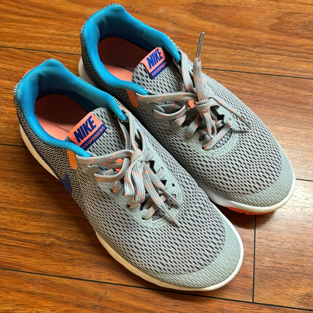 Womens Nike shoes
